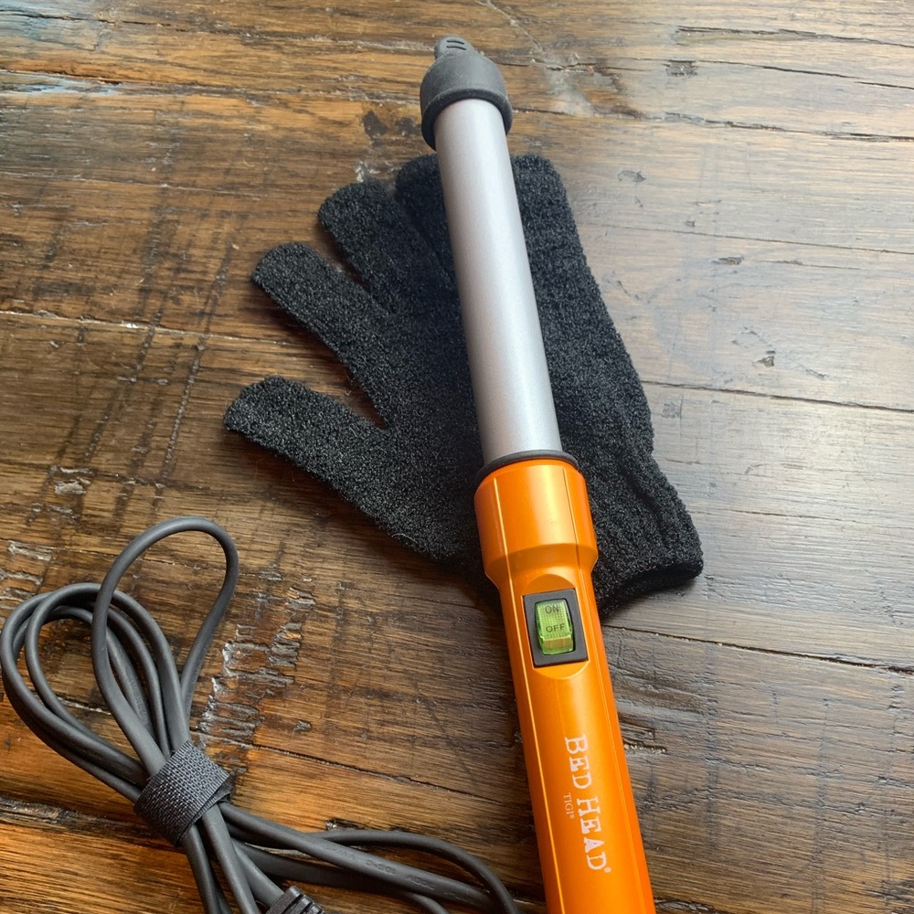 NWOT - TIGI 1” curling wand